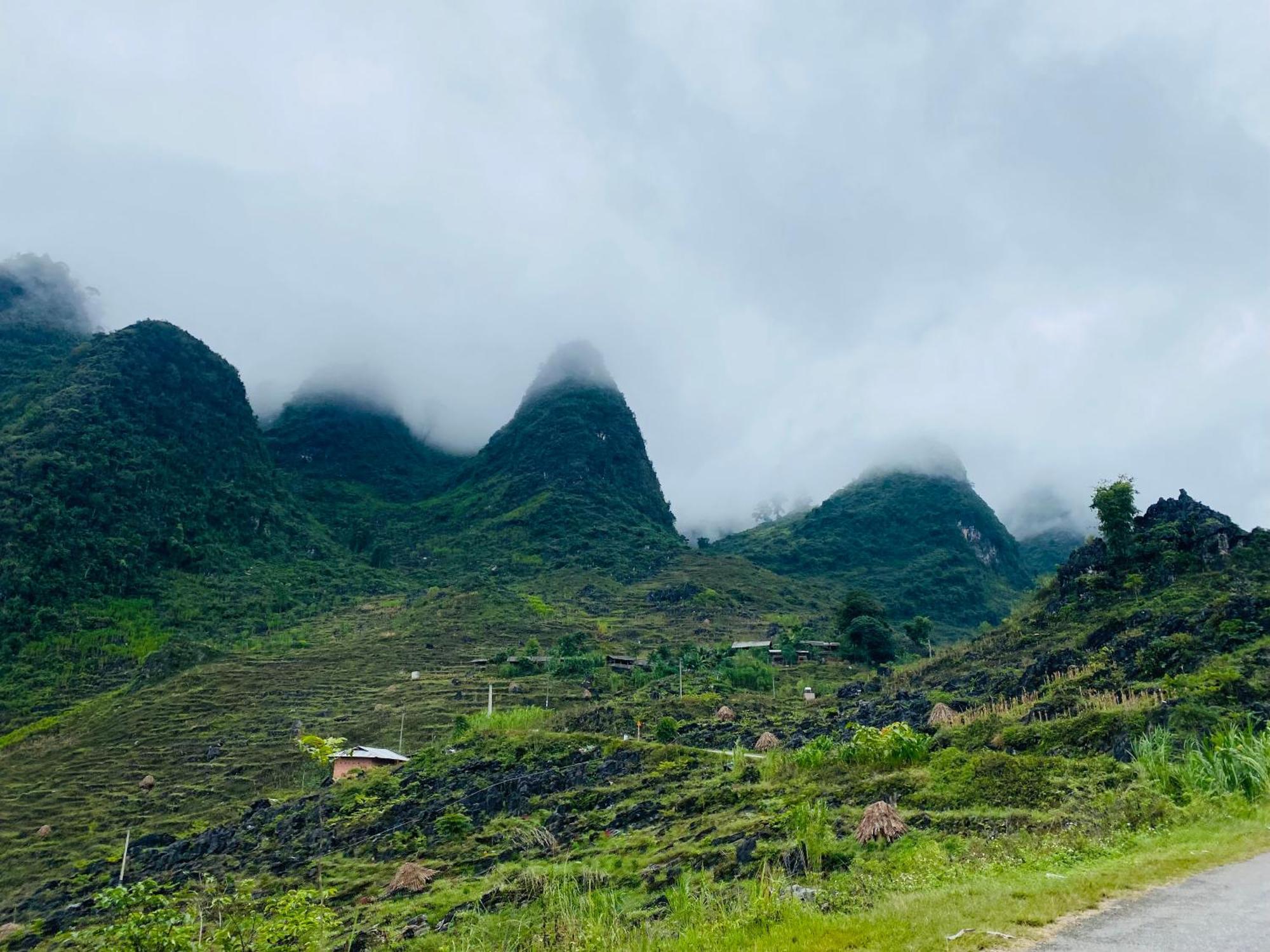 Du Gia Field View Homestay Làng Cac Eksteriør billede