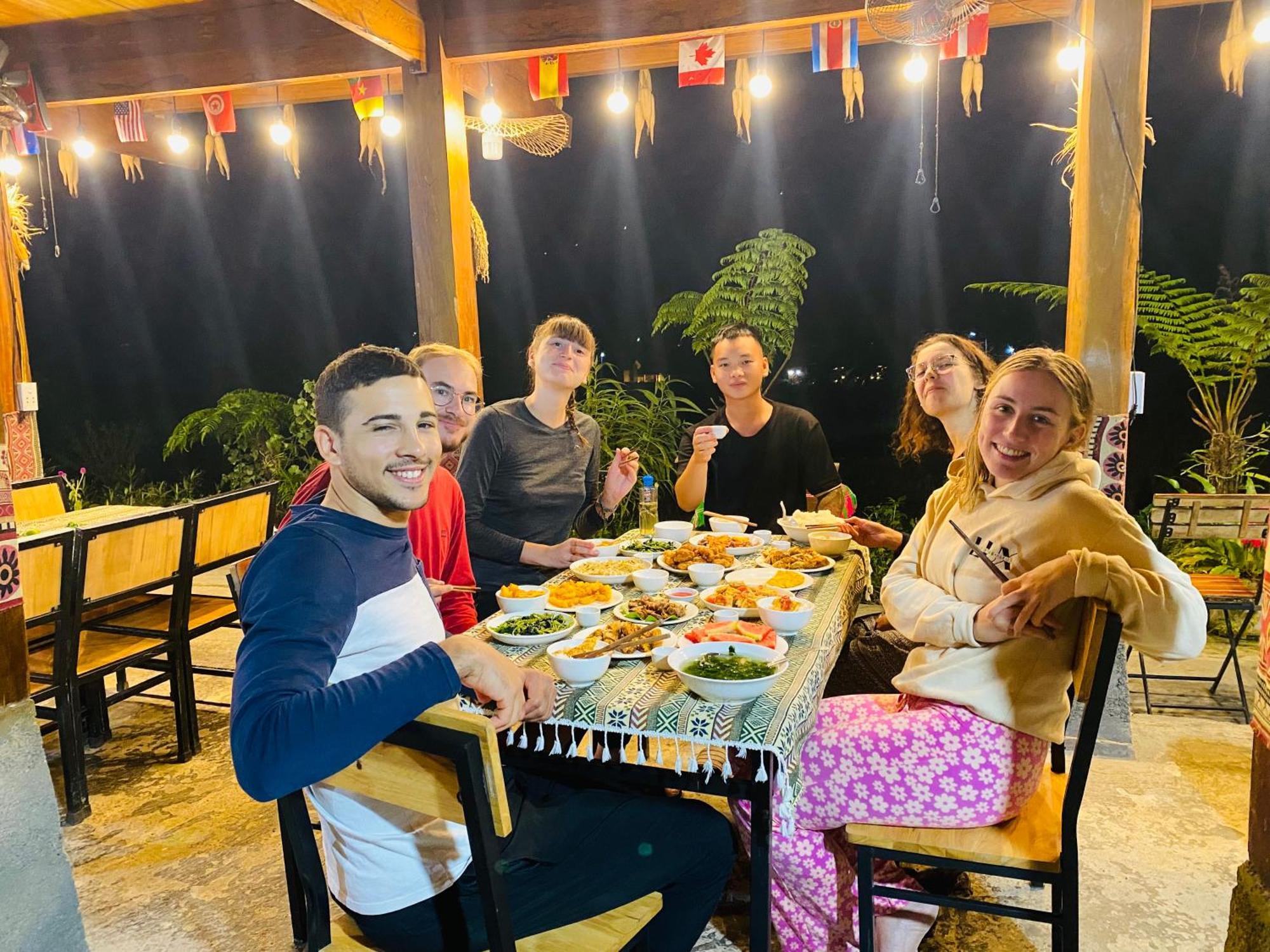 Du Gia Field View Homestay Làng Cac Eksteriør billede