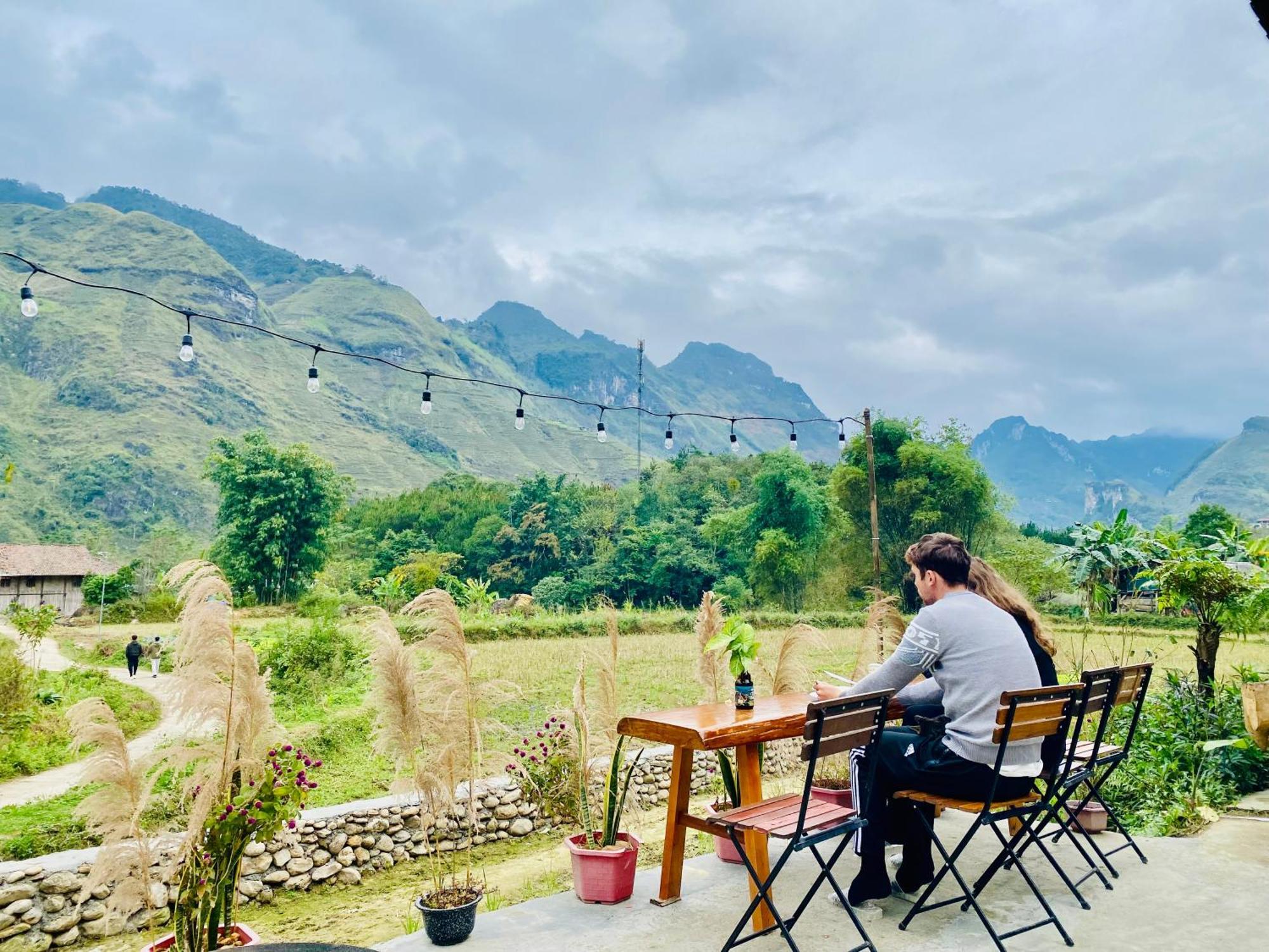 Du Gia Field View Homestay Làng Cac Eksteriør billede