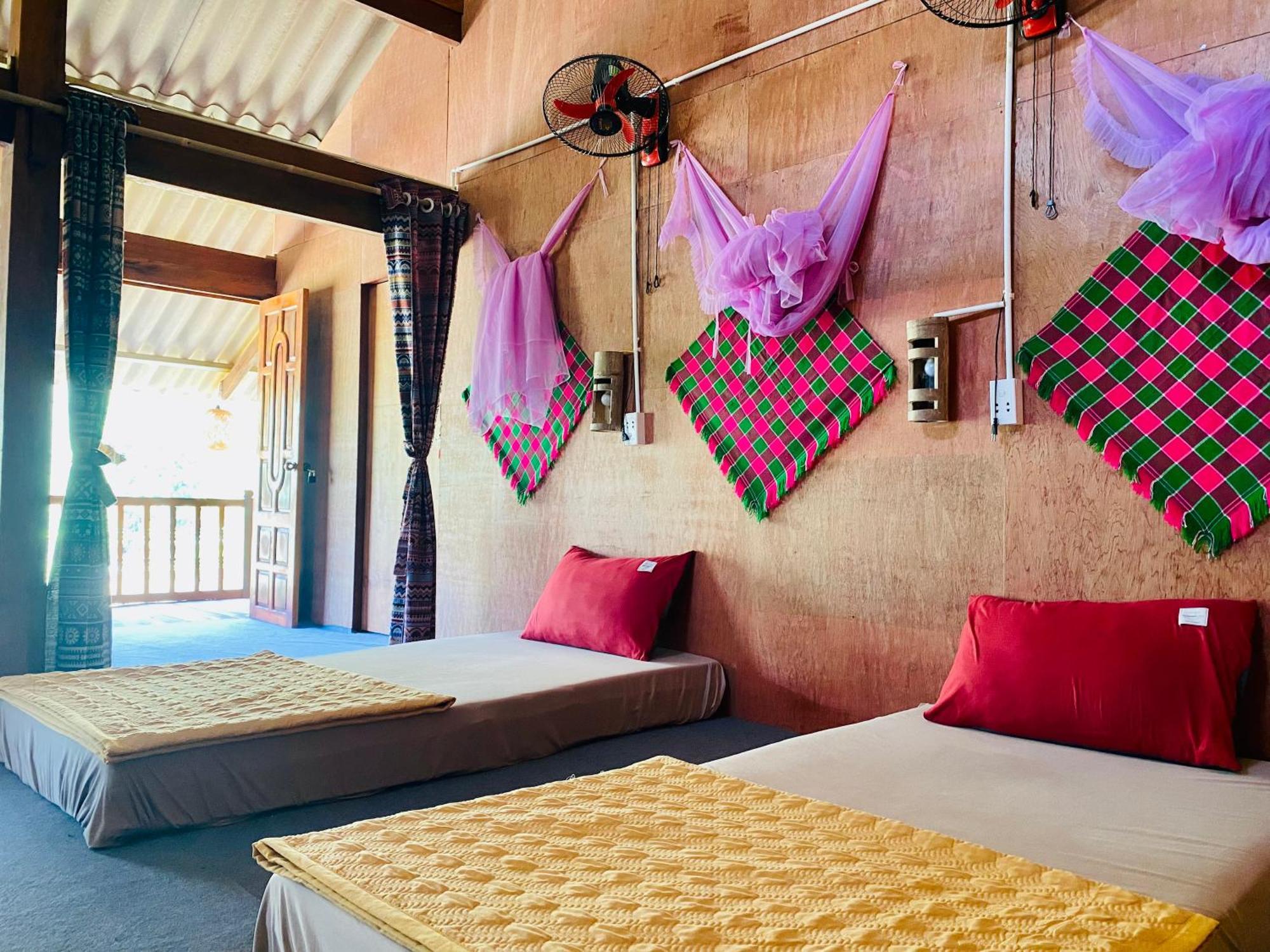 Du Gia Field View Homestay Làng Cac Eksteriør billede