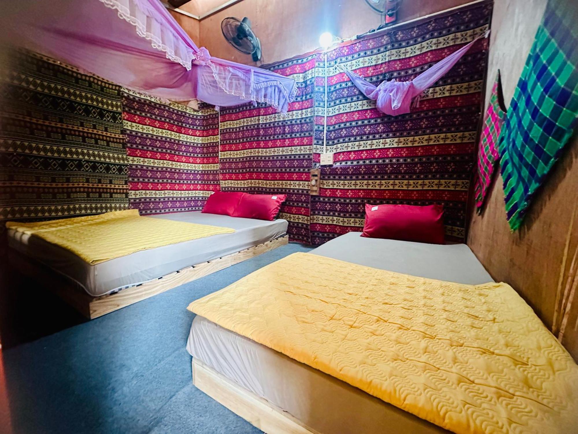 Du Gia Field View Homestay Làng Cac Eksteriør billede