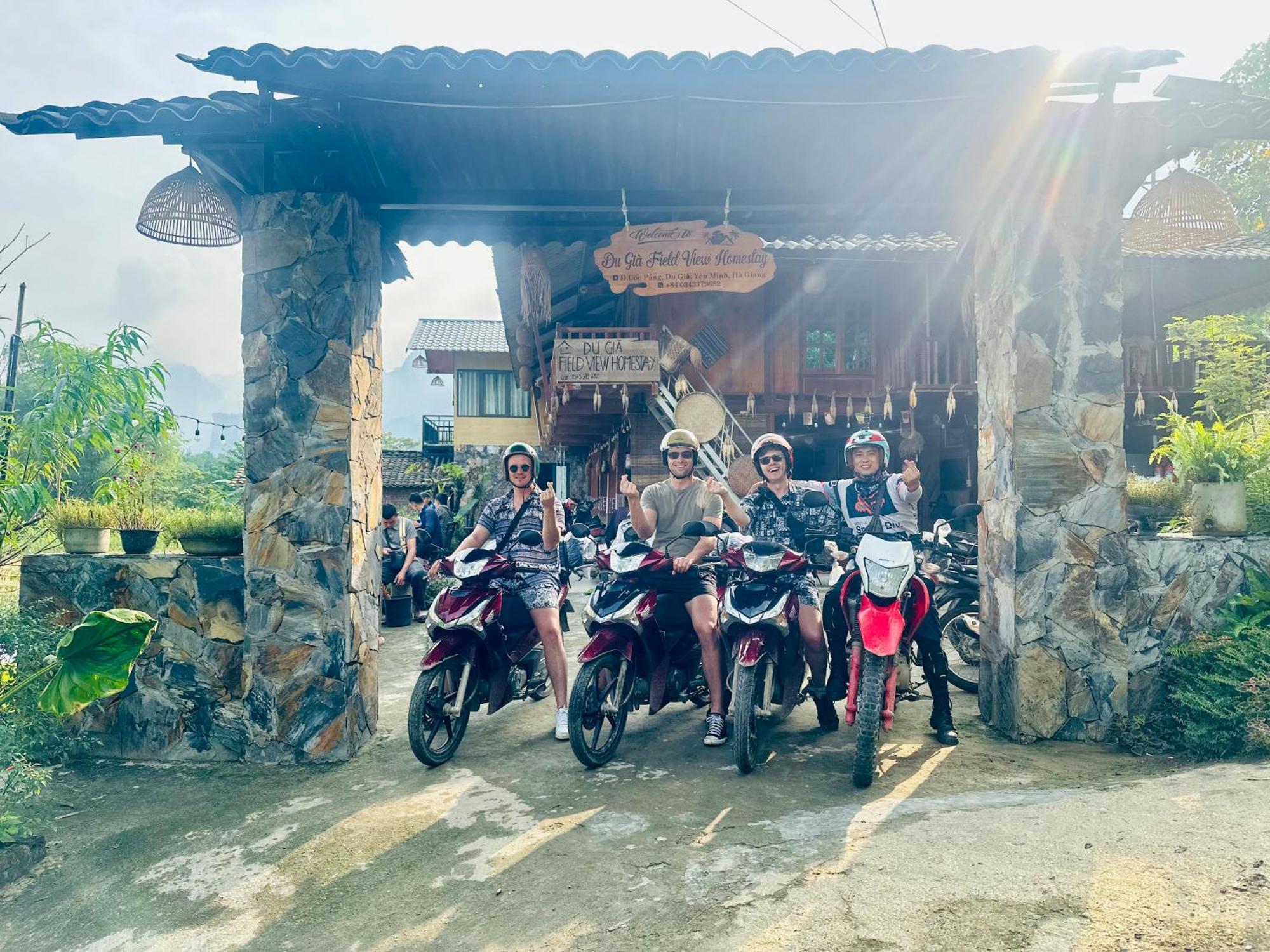 Du Gia Field View Homestay Làng Cac Eksteriør billede